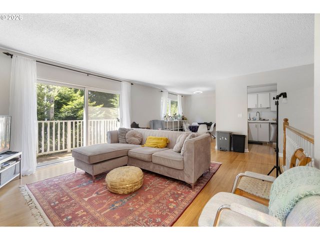 3882 BOTTICELLI St, Lake Oswego, OR 97035