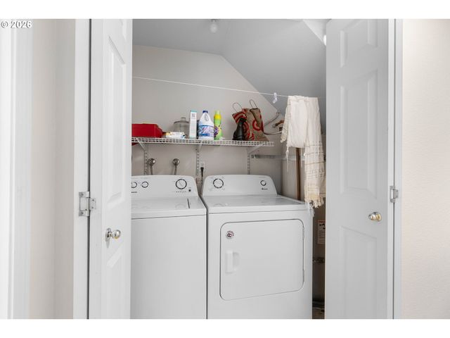 3882 BOTTICELLI St, Lake Oswego, OR 97035