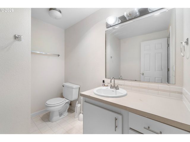 3882 BOTTICELLI St, Lake Oswego, OR 97035