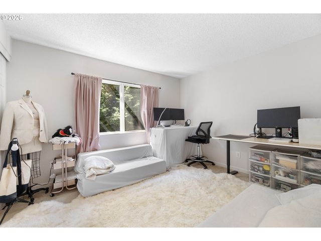3882 BOTTICELLI St, Lake Oswego, OR 97035
