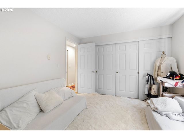 3882 BOTTICELLI St, Lake Oswego, OR 97035