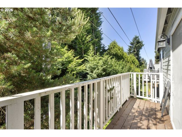 3882 BOTTICELLI St, Lake Oswego, OR 97035