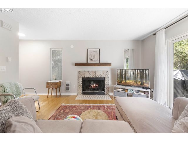 3882 BOTTICELLI St, Lake Oswego, OR 97035