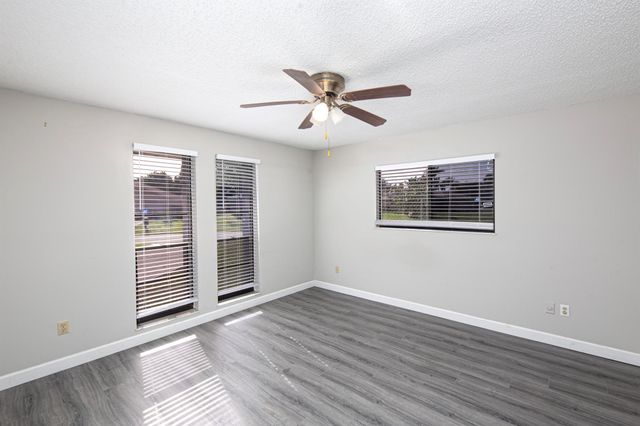 183 SW Airview Avenue, Port St Lucie, FL 34984