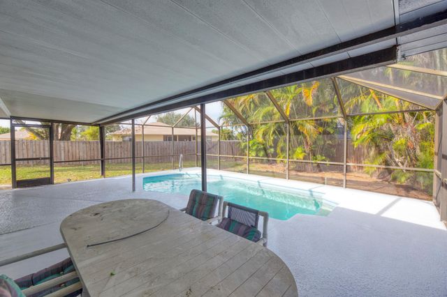 183 SW Airview Avenue, Port St Lucie, FL 34984