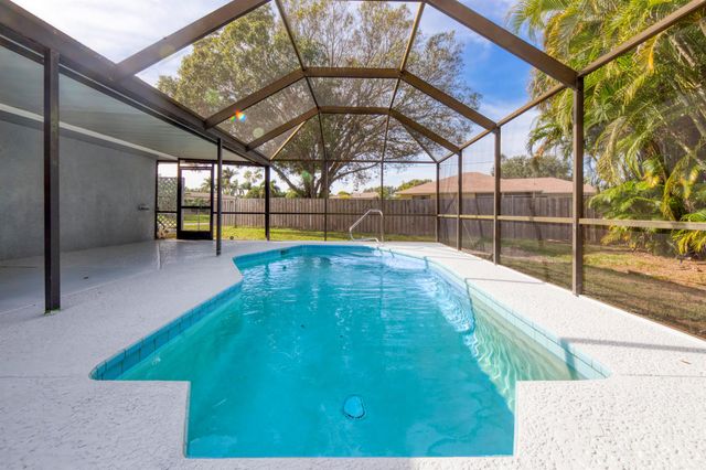 183 SW Airview Avenue, Port St Lucie, FL 34984