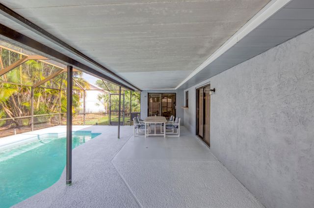 183 SW Airview Avenue, Port St Lucie, FL 34984