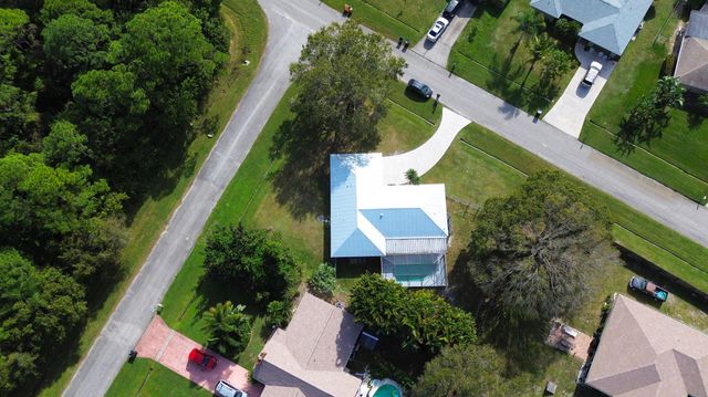 183 SW Airview Avenue, Port St Lucie, FL 34984