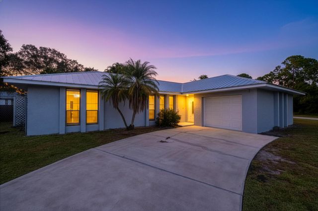 183 SW Airview Avenue, Port St Lucie, FL 34984