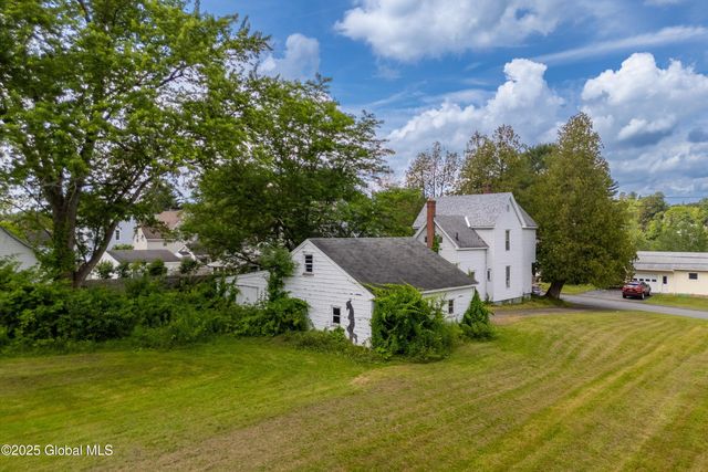 208 E 4th Avenue, Johnstown, NY 12095