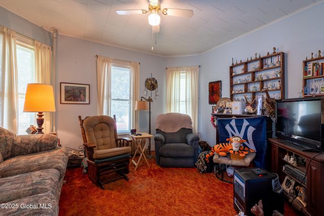 208 E 4th Avenue, Johnstown, NY 12095