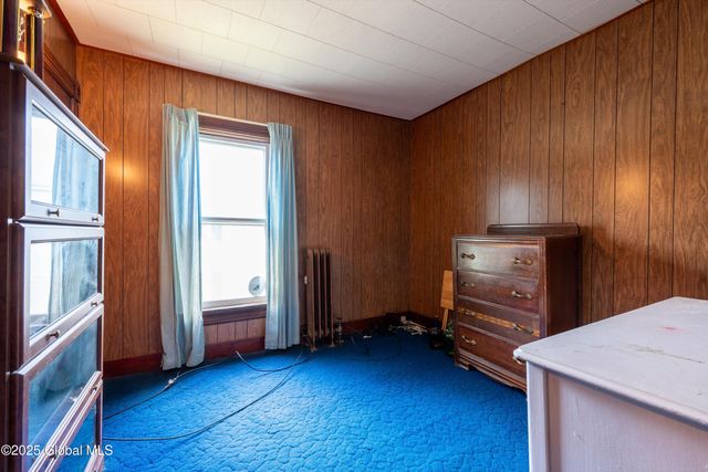 208 E 4th Avenue, Johnstown, NY 12095