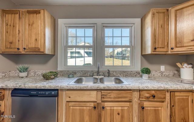 405 South North Street, Johnson City, TN 37604