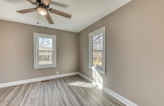 405 South North Street, Johnson City, TN 37604