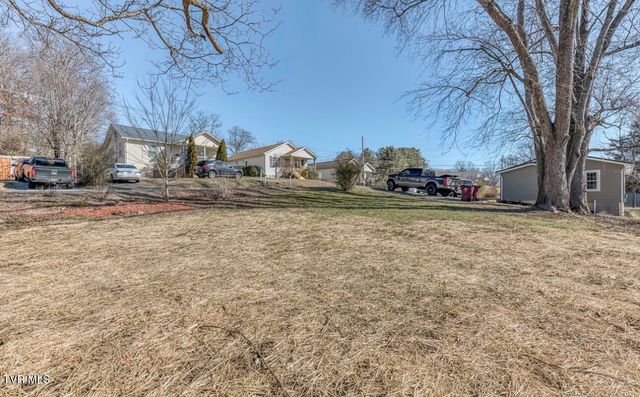 405 South North Street, Johnson City, TN 37604