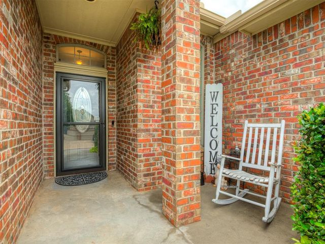 12829 NW 5th Street, Yukon, OK 73099
