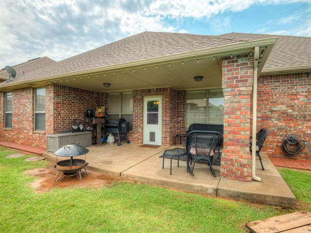 12829 NW 5th Street, Yukon, OK 73099