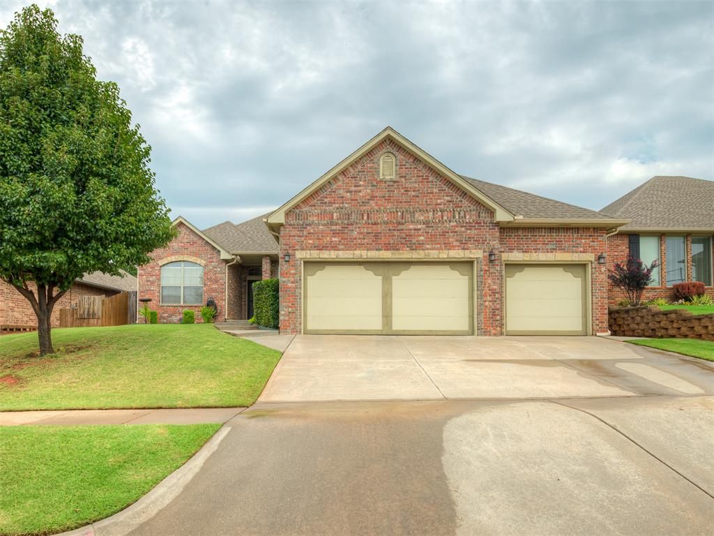 12829 NW 5th Street, Yukon, OK 73099