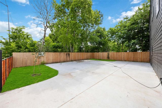 4562 Teton Street D, Houston, TX 77051