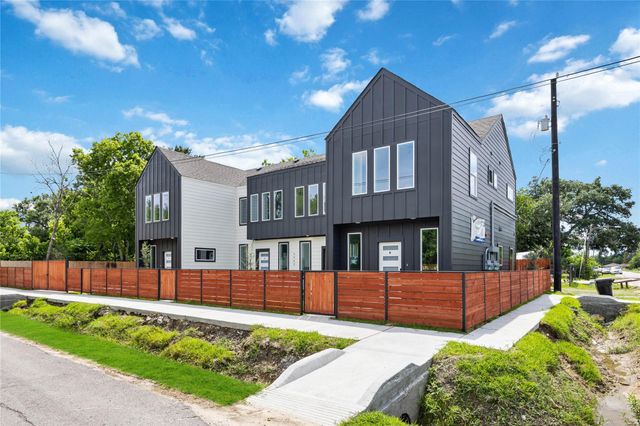4562 Teton Street D, Houston, TX 77051
