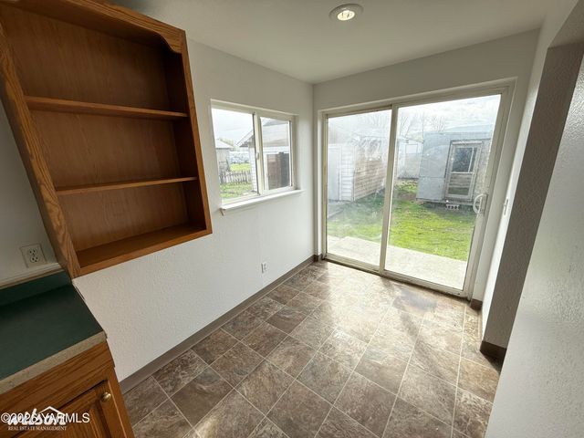 502 W Washington Ave, Union Gap, WA 98903