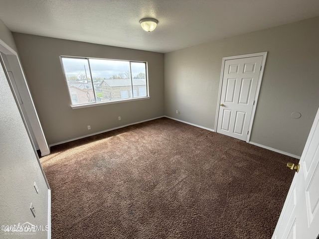 502 W Washington Ave, Union Gap, WA 98903