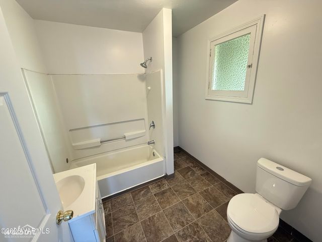 502 W Washington Ave, Union Gap, WA 98903