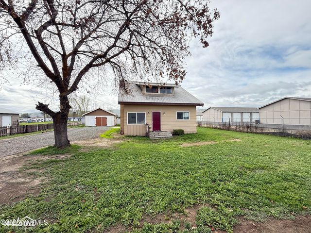 502 W Washington Ave, Union Gap, WA 98903