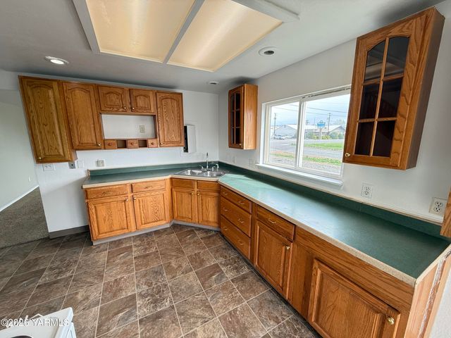 502 W Washington Ave, Union Gap, WA 98903