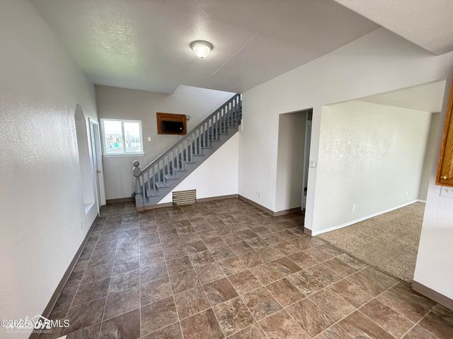 502 W Washington Ave, Union Gap, WA 98903