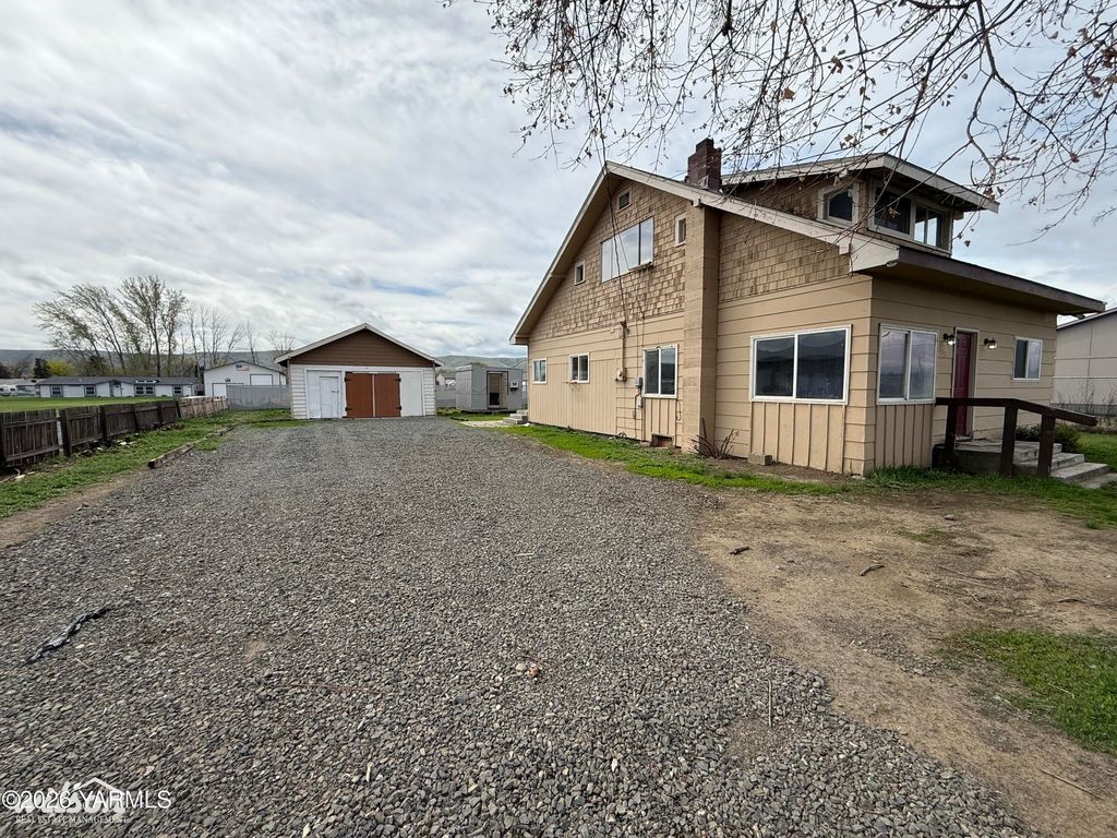 502 W Washington Ave, Union Gap, WA 98903