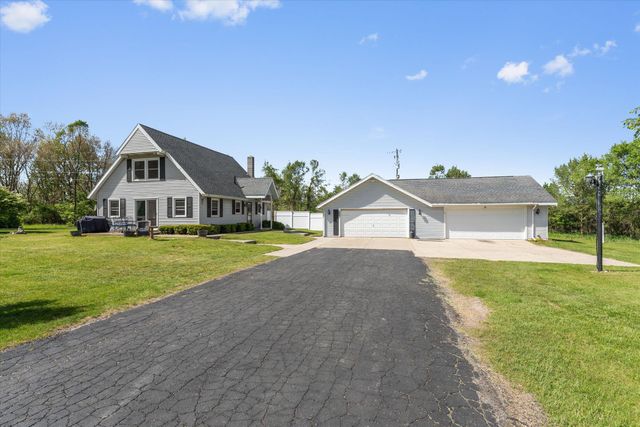 26016 Yankee Street, Edwardsburg, MI 49112