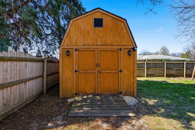 3311 Pinecrest Drive, Joliet, IL 60435