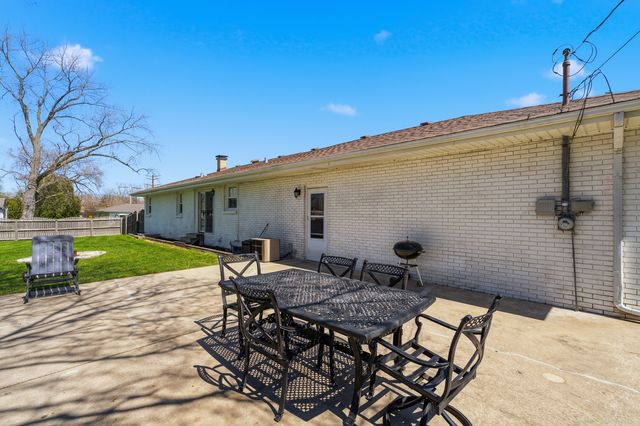 3311 Pinecrest Drive, Joliet, IL 60435