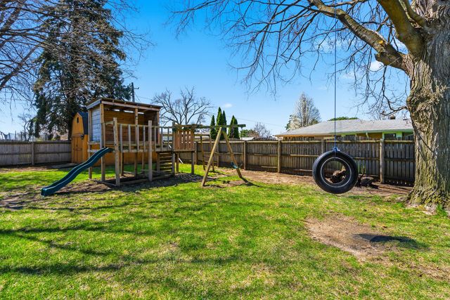 3311 Pinecrest Drive, Joliet, IL 60435