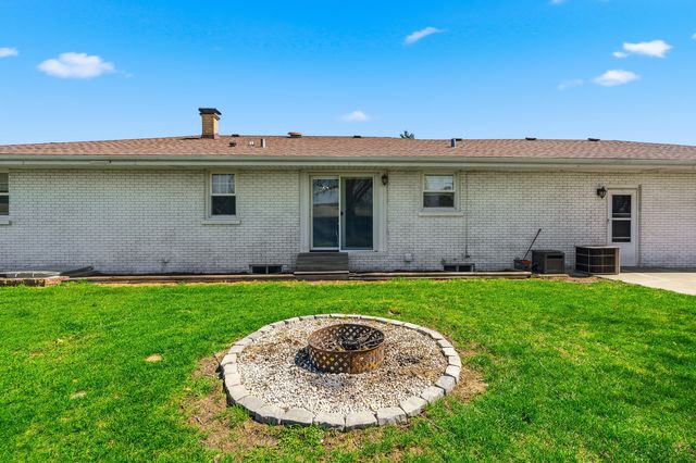 3311 Pinecrest Drive, Joliet, IL 60435