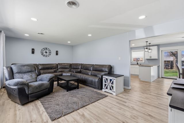 3311 Pinecrest Drive, Joliet, IL 60435