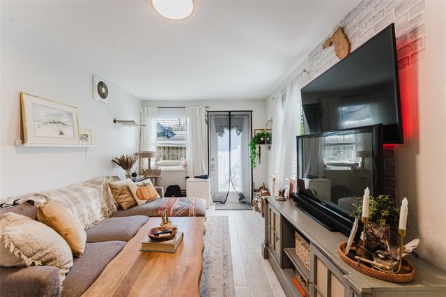 659 NE 32nd Street, Oakland Park, FL 33334