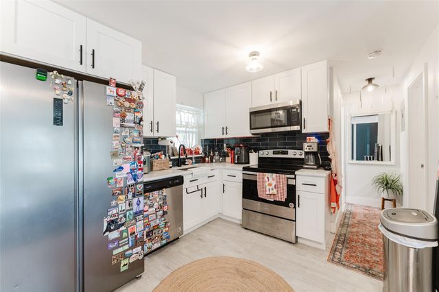 659 NE 32nd Street, Oakland Park, FL 33334