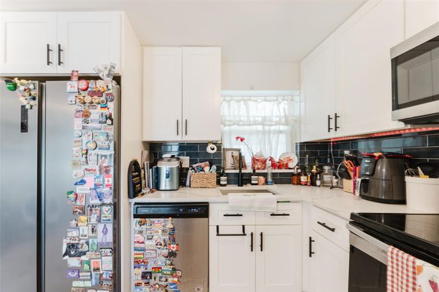 659 NE 32nd Street, Oakland Park, FL 33334