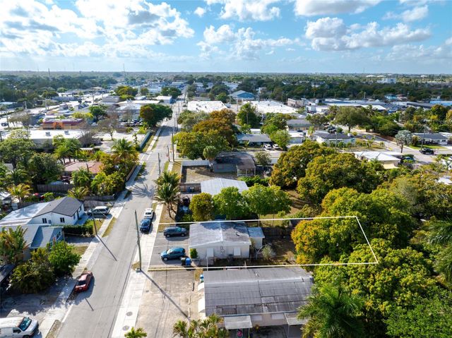 659 NE 32nd Street, Oakland Park, FL 33334