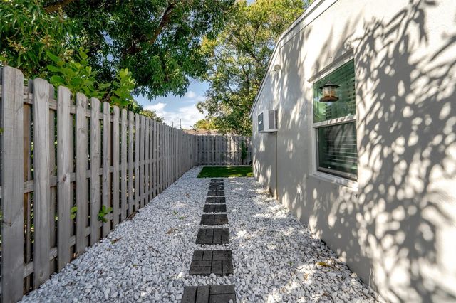 659 NE 32nd Street, Oakland Park, FL 33334