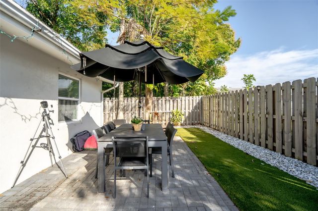 659 NE 32nd Street, Oakland Park, FL 33334