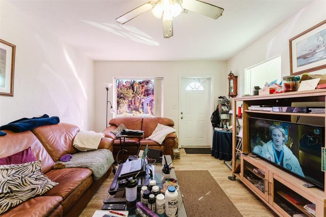 659 NE 32nd Street, Oakland Park, FL 33334