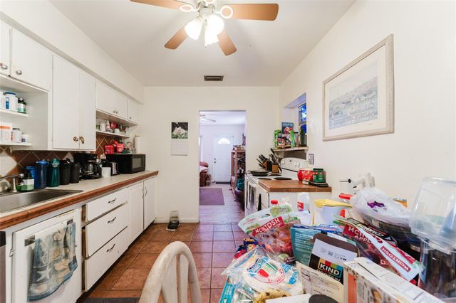 659 NE 32nd Street, Oakland Park, FL 33334