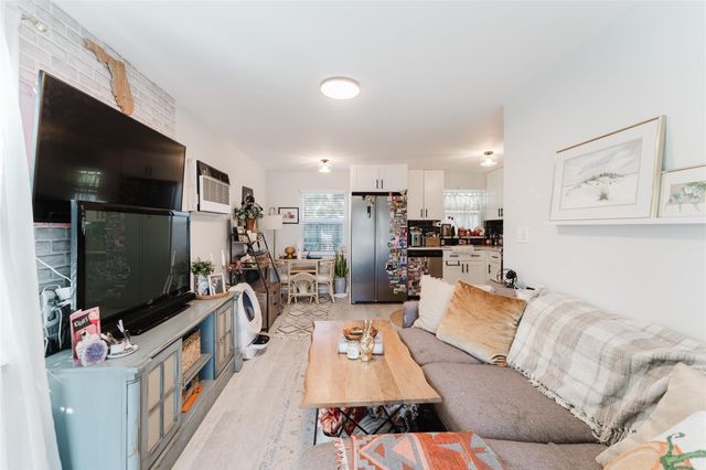 659 NE 32nd Street, Oakland Park, FL 33334