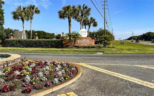 25049 NAVEL AVENUE, Leesburg, FL 34748