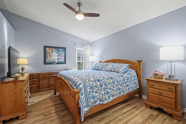 25049 NAVEL AVENUE, Leesburg, FL 34748