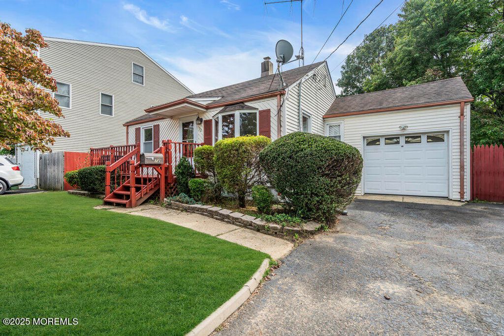 72 Pear Street, Tinton Falls, NJ 07724