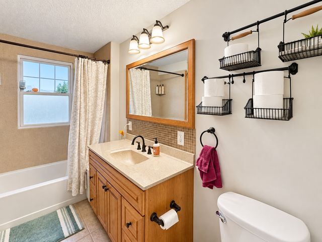 2121 Highland Avenue, Davenport, IA 52803